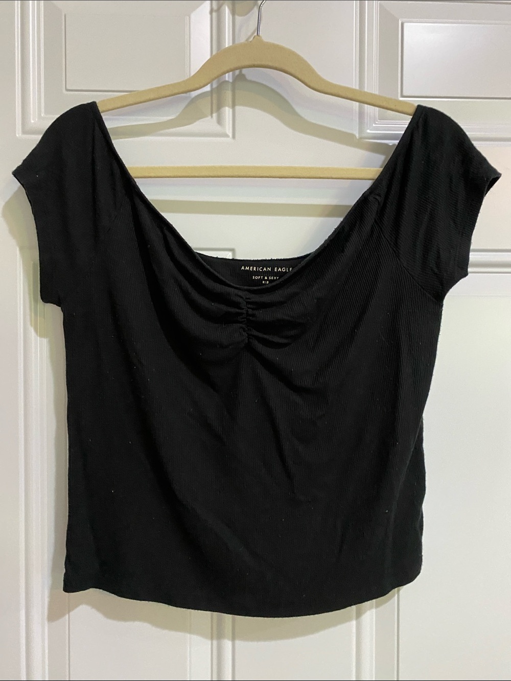 American Eagle Outfitters Black Scoop Ruched Crop Top